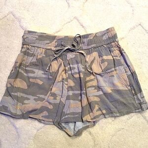 Express Camo Print Shorts Size Small